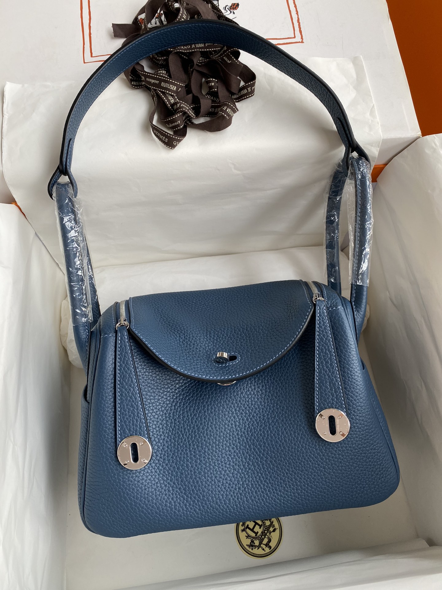 Hermes Lindy 26cm Handbag Shoulder Bag In Dark Blue Clemence Leather